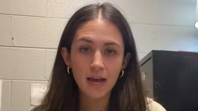 High school English teacher lets rip as she reveals technology has crippled her classroom in unfiltered exit video