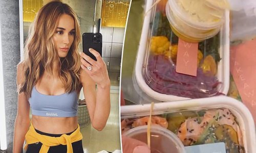 Rebecca Judd is gifted dinner to help feed her family during lockdown