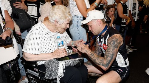 The heartbreaking reason Collingwood star Jordan De Goey dedicated his premiership medal to his grandmother in emotional scenes after AFL grand final win
