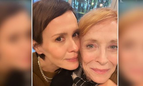 Sarah Paulson, 47, says she's 'thankful' for partner Holland Taylor, 79, as they cozy up for holiday selfie