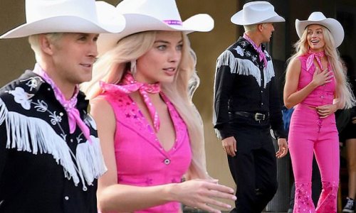 EXCLUSIVE Barbie Meets Ken Ryan Gosling Joins Margot Robbie On Set 