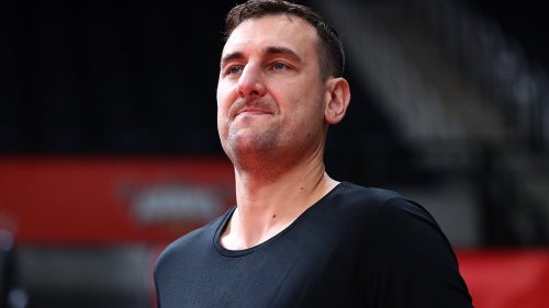 Aussie NBA great Andrew Bogut makes shocking claim about what AFL stars get up to in pubs and clubs:...
