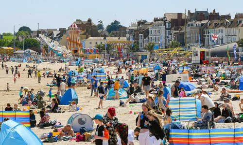 Just for a change, it's a sunny bank holiday! Britain is set to bask in ...