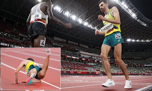 Inspirational moment Australian distance runner finishes 10,000m final