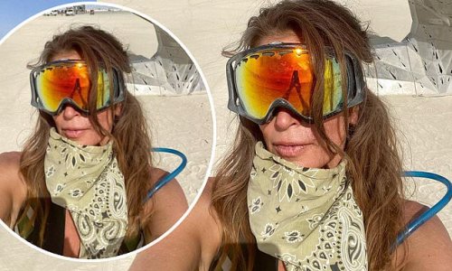 Cindy Crawford 56 Goes Incognito In Goggles And Bandana As She Reveals She Attended Burning