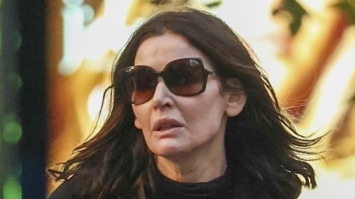 She's not all work and no play! Cooking queen Nigella Lawson heads to local Woolies and bottle shop to pick up supplies during trip to Sydney