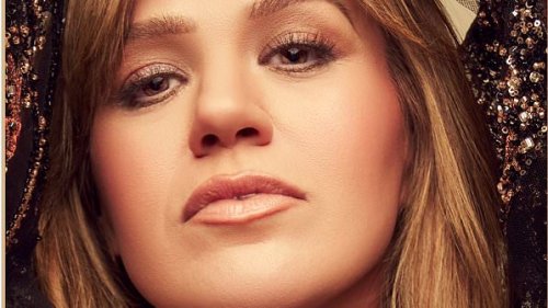 Kelly Clarkson fans convinced new song will explain her mysterious absence from talk show