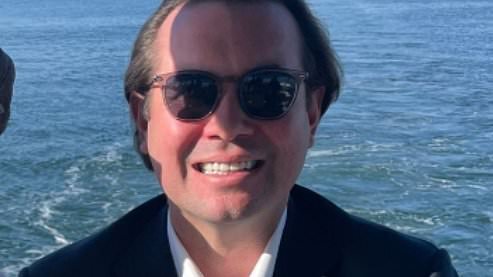 EXCLUSIVEFrom hanging with 'Jeff Bezos' to hitting rock bottom: Inside ...