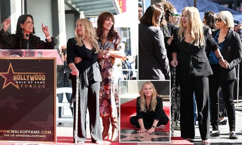 Barefoot Christina Applegate 50 Walks With A Cane As She Is Honored With A Star On The