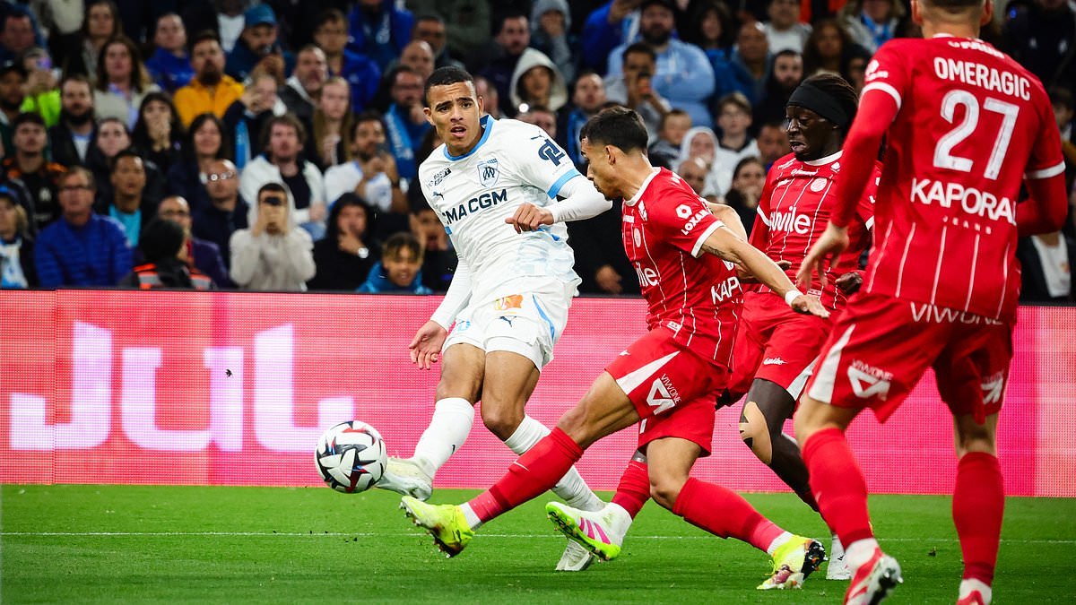Mason Greenwood receives barbed complement from Marseille boss Roberto De Zerbi after netting in win - following calls from fans to 'get moving'