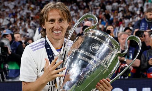 We're not going anywhere! Real Madrid's veteran midfield duo of Luka Modric and Toni Kroos are STAYING, with Croatian signing contract until 2023 and his team-mate planning on 'two more years' at Bernabeu