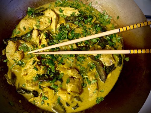 TGIFOOD: Lockdown Recipe of the Day: Yellow chicken curry in a wok