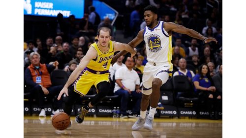 Lakers' Alex Caruso suffers bone bruise in pelvis in ...