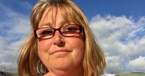 North Wales woman died after three 999 calls for an ambulance