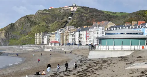 Welsh seaside town considering banning cars on key shopping streets