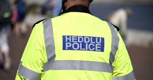 Girl, 14, assaulted at bus stop - and police want to find man who helped her