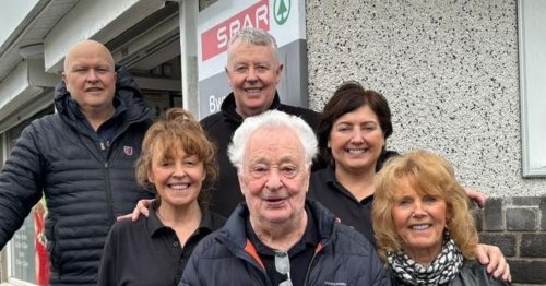 Family say 'goodbye' after running Spar store in Caernarfon for 33 years