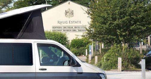 How 'Snowdonia gateway' business dealt with motorhomes staying there overnight