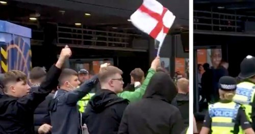 England fans chant “F*** you jock b*******” at Tartan Army as clash draws near
