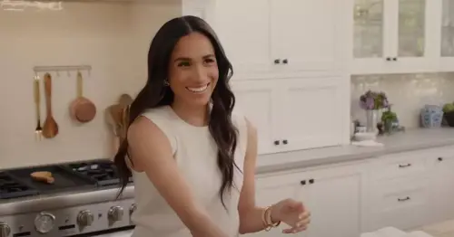 EastEnders' Natalie Cassidy rants over Meghan Markle's 'easy' vegetables and pasta scene where she wears white linen dress