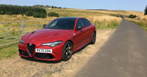 Alfa Romeo Giulia Quadrifoglio review – Executive saloon is oh so mega