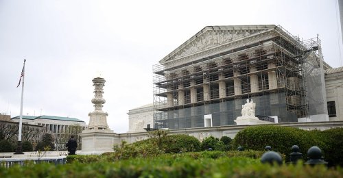 Supreme Court Issues Order Pausing Deportations Under Alien Enemies Act