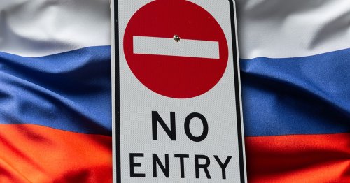 Russians banned from fleeing to Finland as 180,000 escape Putin's mobilisation