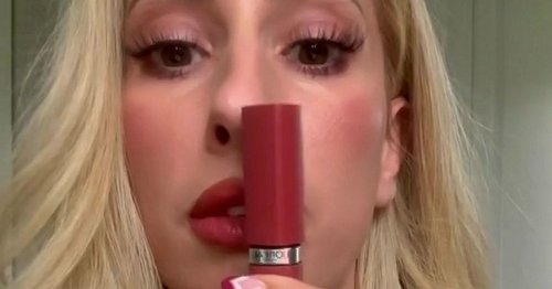 Stacey Solomon shares easy hack to get 'duck lips' - and it's not lip plumpers