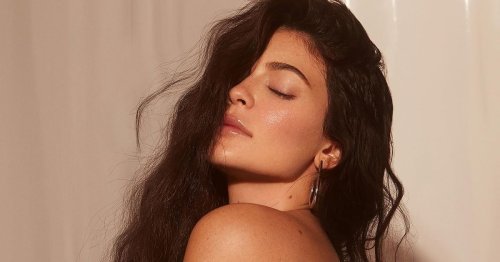 Kylie lays herself bare in rare makeup-free snap as she prepares to give birth