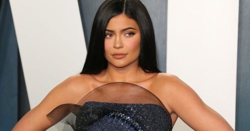 Kylie Jenner fans go wild as reality star shares 'perfect' driving licence photo