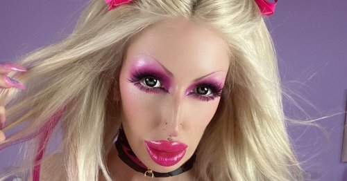 Bimbo Barbie With 32ff Boobs Splashes £25k To Look Just Like Pamela Anderson Flipboard
