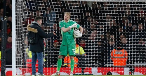 Arsenal goalkeeper Aaron Ramsdale's perfect response to nuisance pitch invader