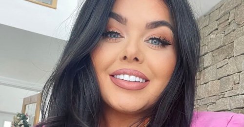 scarlett-moffatt-sleeps-with-holy-water-and-is-scared-a-demon-will