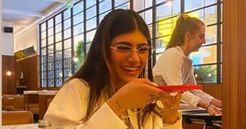 OnlyFans' Mia Khalifa 'misses blood sausage' as she feasts on vegan full English