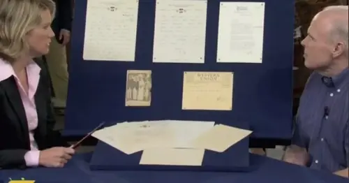 Antiques Roadshow guest's eye-watering value for aunt's letters to missing pilot