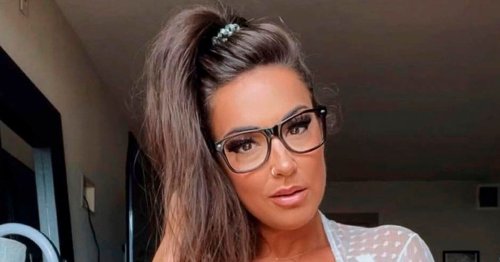 Nurse Who Was Forced To Quit Her Job After Being Outed As An Onlyfans Star Reveals Shes Earned 