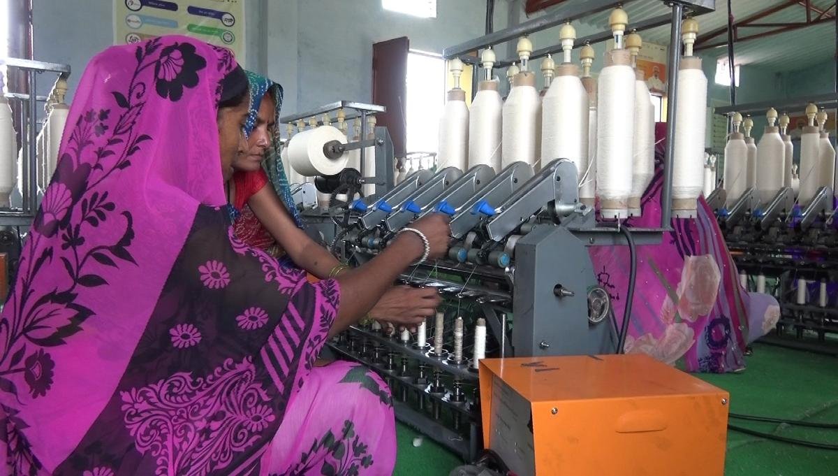 Solar power helps Indian women make light work of cotton spinning | Context