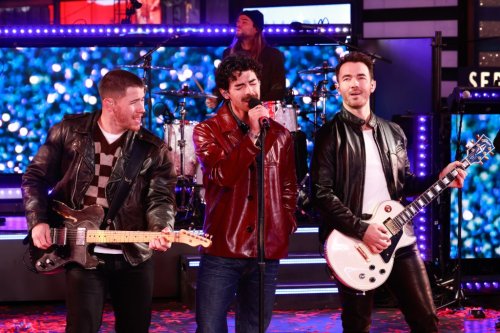 Jonas Brothers To Record New Theme Song For Disneyland’s 70th Anniversary