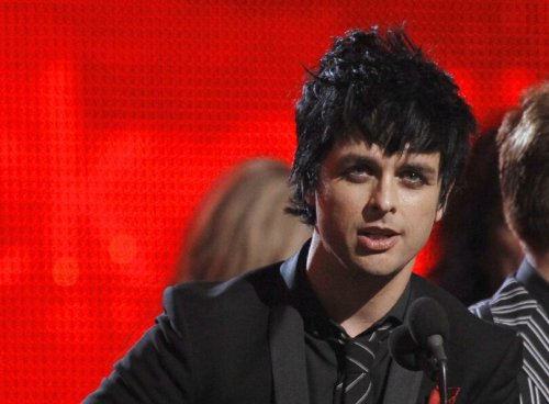 Green Day’s Billie Joe Armstrong Says He’s “Renouncing” His Citizenship, Moving To UK
