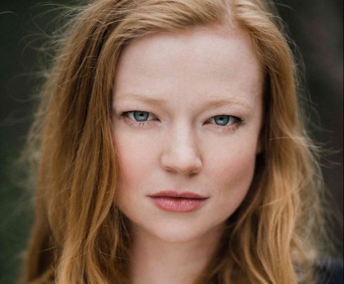 ‘Succession’ Star Sarah Snook Remembers Show That “Changed My Life” & Announces Even Bigger Life Change: The Birth Of Her Baby