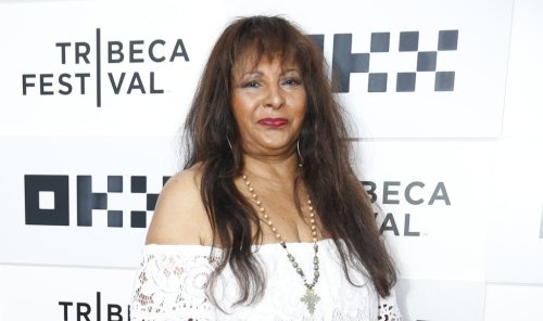 Pam Grier Signs With APA