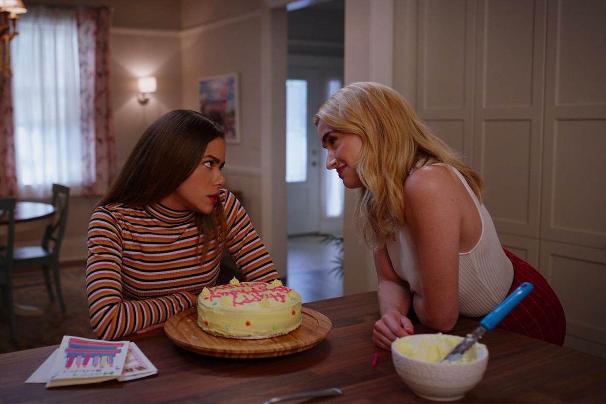 Netflix’s ‘Ginny & Georgia’ Trailer Gives a New Spin on ‘Gilmore Girls’