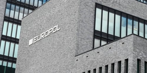 Fully Autonomous AI Could Control Criminal Networks: Europol
