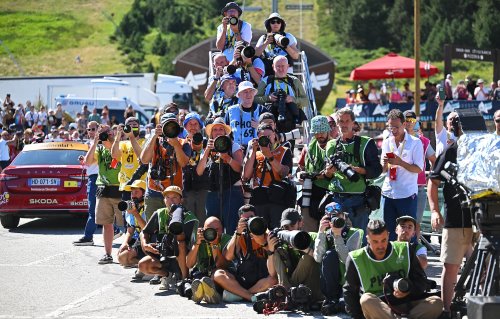A day in the life of Tour De France photographers