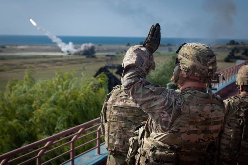 Ukraine’s air defense pleas spotlight Patriot bottleneck
