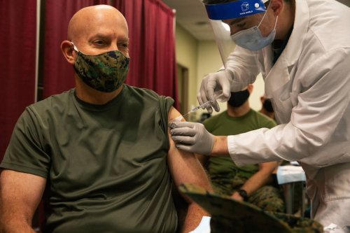 COVID-19 vaccine mandate is affecting recruitment, top Marine says
