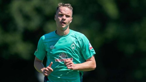 Niklas Schmidt braucht bei Werder Bremen einmal mehr viel Geduld, denkt aber nicht an Abschied