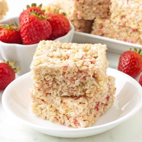 Vegan Strawberry Rice Crispy Treats (Microwave or Stovetop)
