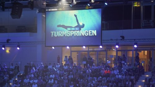 „RTL-Turmspringen“: Teilnehmerin schockt Zuschauer mit DIESER Nachricht
