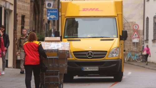 DHL: Kunde platzt der Kragen – er will den Vorgesetzten der Paketbotin sprechen!